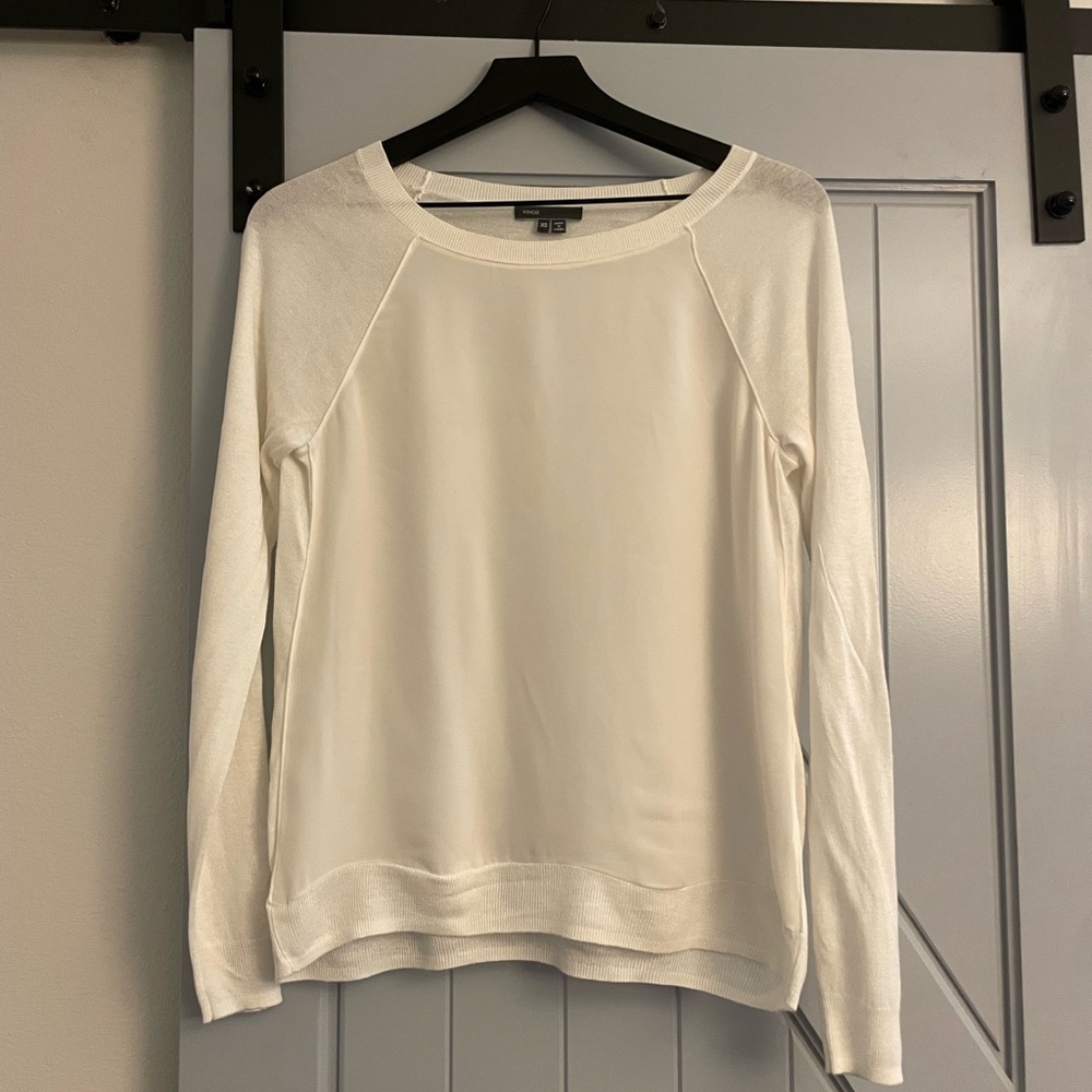 Vince Light White Long Sleeve Crewneck